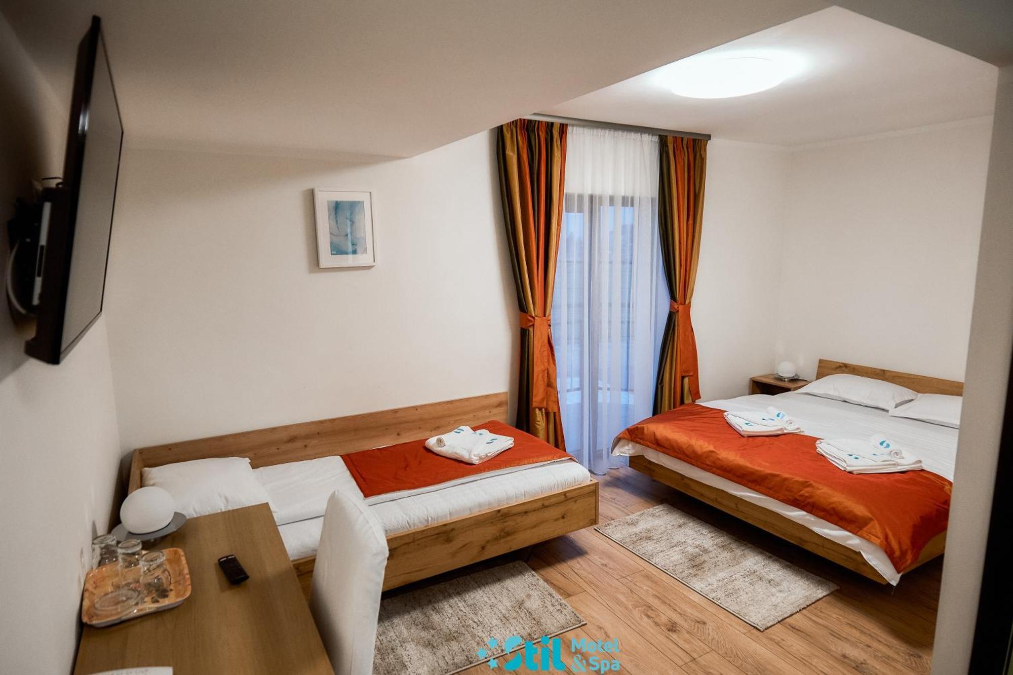 Stil Motel & Spa Tasnad Exterior photo