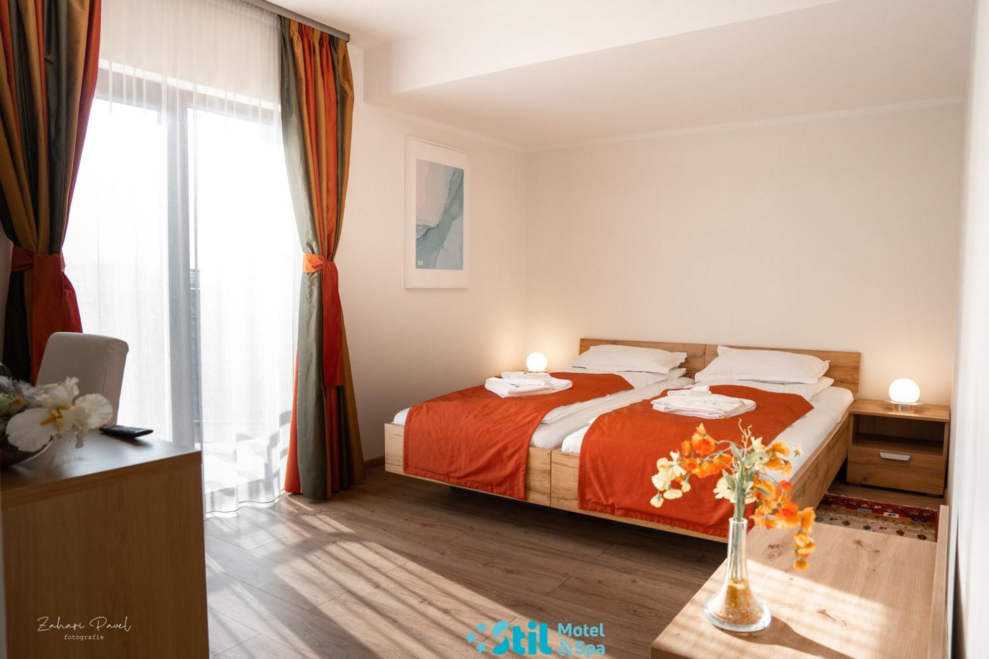 Stil Motel & Spa Tasnad Exterior photo