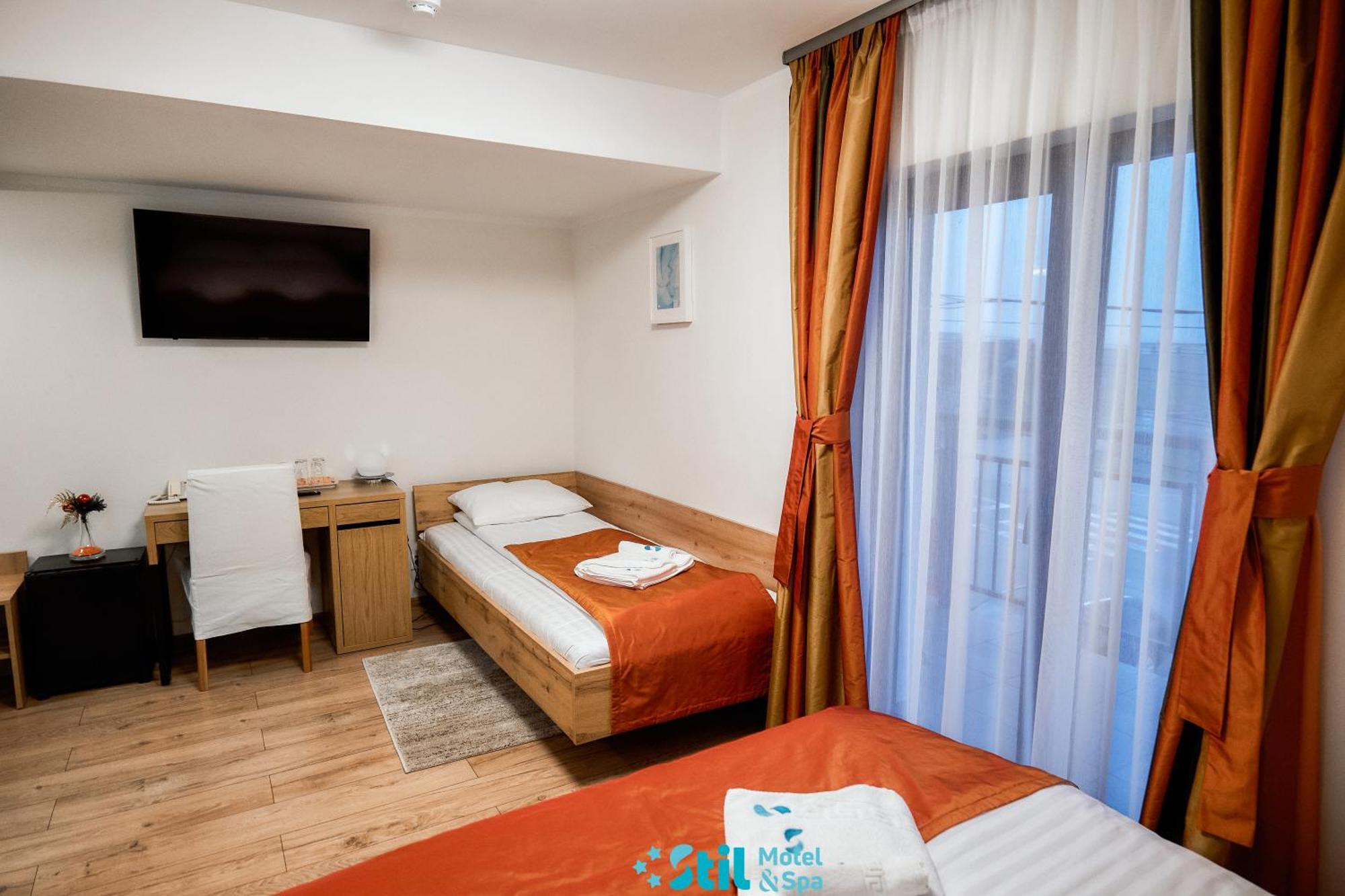 Stil Motel & Spa Tasnad Exterior photo