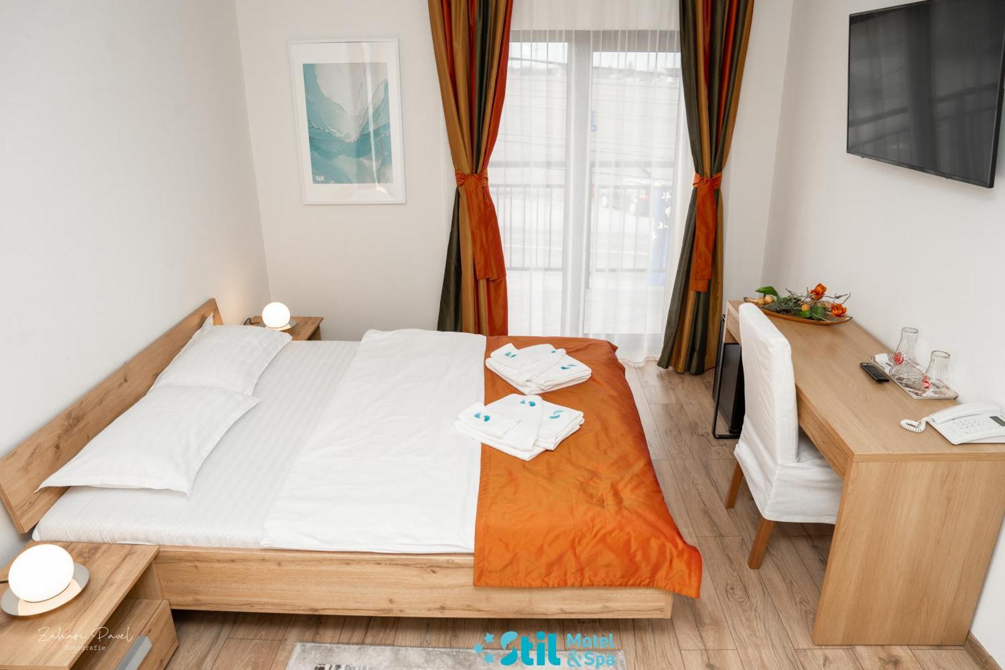Stil Motel & Spa Tasnad Exterior photo