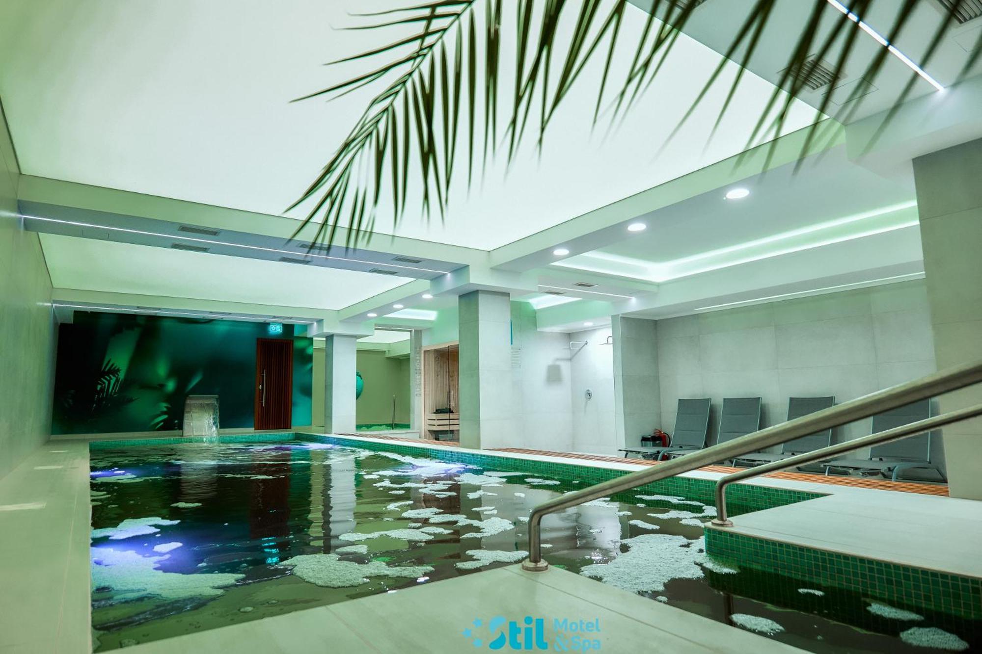 Stil Motel & Spa Tasnad Exterior photo